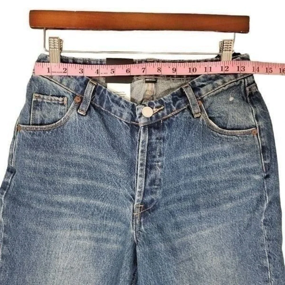 Blank NYC
V-front Baxter fit 
In my Head Straight Leg Jean - Picture 8 of 10
